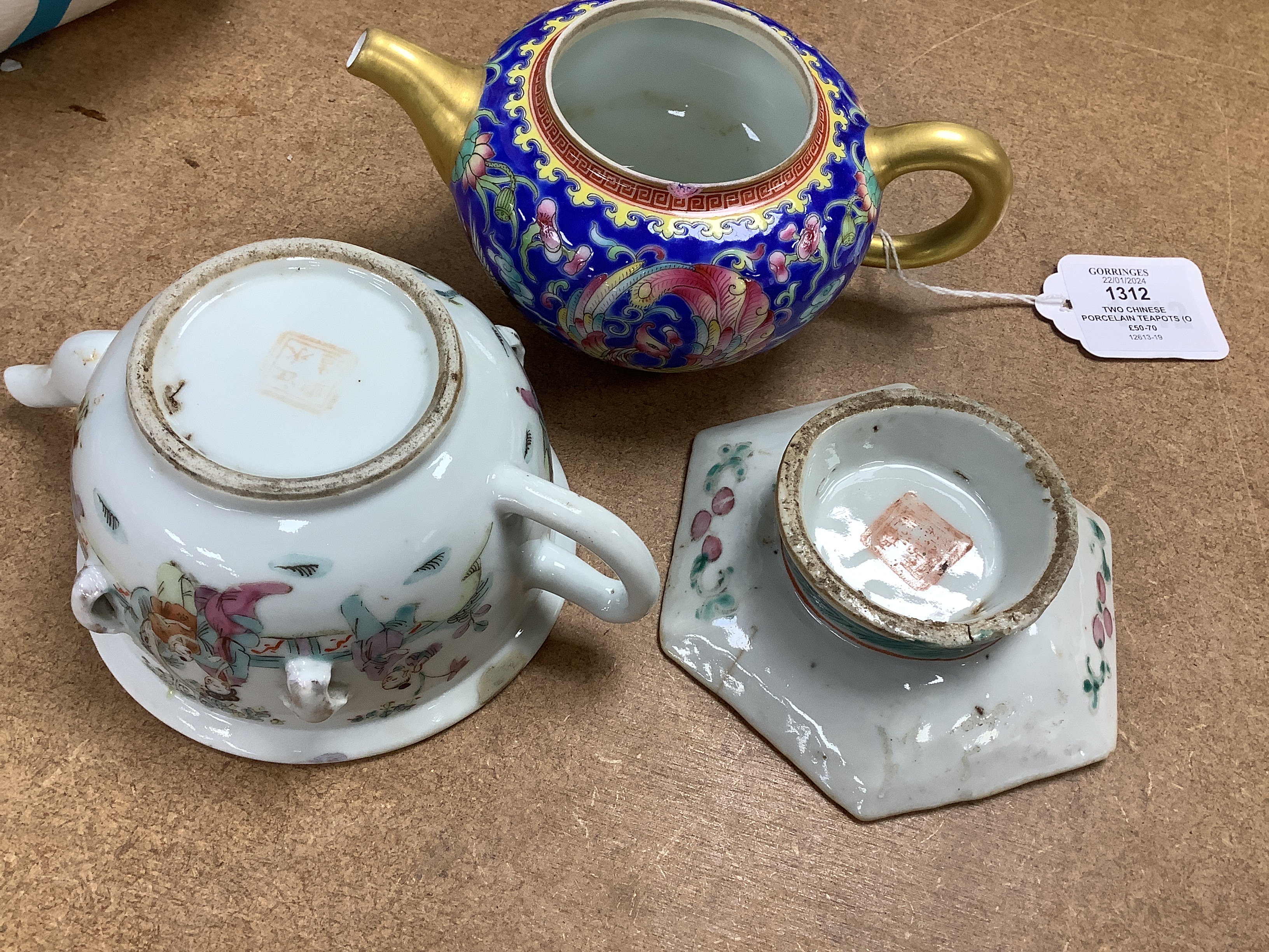 Two Chinese porcelain teapots (one missing cover) and a hexagonal pedestal dish, tallest 9.5cm